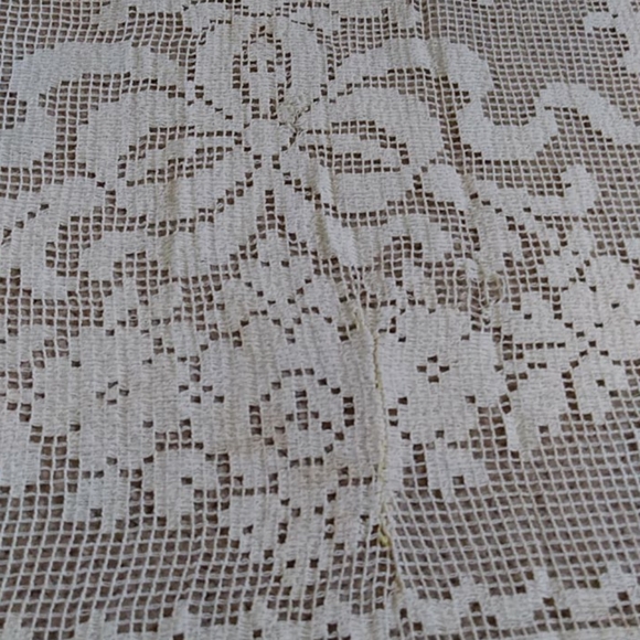 Vintage Table Cloth 65" x 80" - Picture 6 of 9